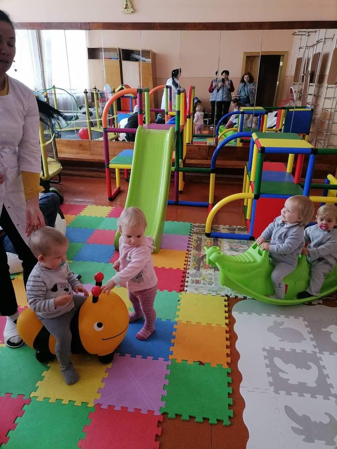 Діти Сумського будинку дитини повернулися в Україну